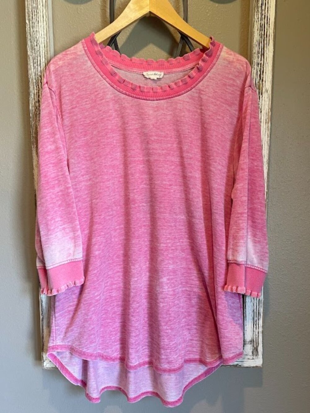 Jane & Delancey 1X Pink Burnout Knit Top | 3/4 Sleeve | Ruffle Trim | Hi-Low Hem